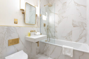 Bathroom in the sea view one bed apartment