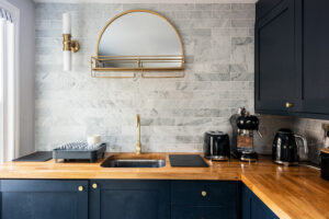 Fully equipped kitchen with expresso machine